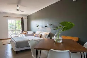 ***  Cairns Tropical Gardens Motel Australia